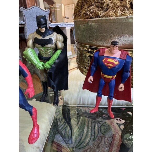 Action Figure lot 9 Toys Superman, Batman, Caption Hook, Spider-Man & Scooby Doo - Picture 5 of 7